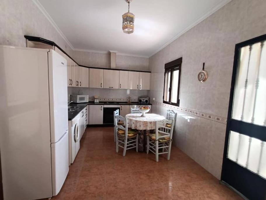 Vivienda Rural Los Iberos M&M, Castellar de Santisteban Eksteriør bilde